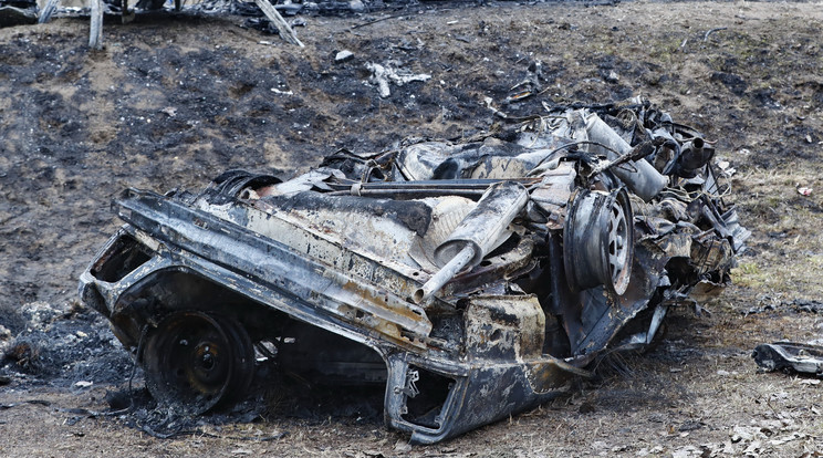 Az Opelből csak üszkös roncs maradt a baleset nyomán /Fotó: Fuszek Gábor