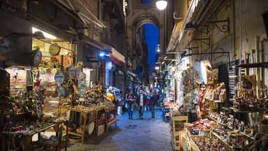 Artyści z Neapolu chcą ograniczenia tłumów na słynnej ulicy
