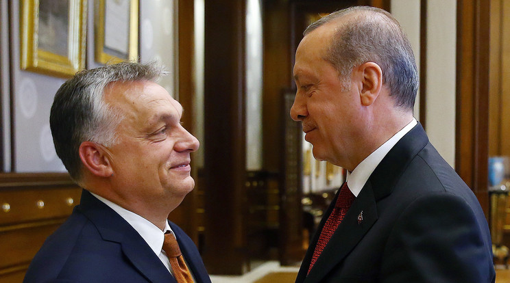 Orbán és Erdogan 2017-es találkozójukon /Fotó: MTI / EPA / A török elnöki hivatal sajtóirodája