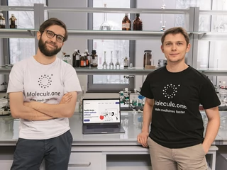 Piotr Byrski (z lewej) i Paweł Włodarczyk-Pruszyński tworzą interdyscyplinarny start-up, który bocznymi drzwiami wchodzi na gigantyczny rynek