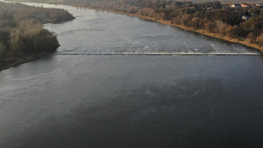 Tragedia w rzece Narew. Kamery monitoringu zarejestrowały matkę z córką przed śmiercią