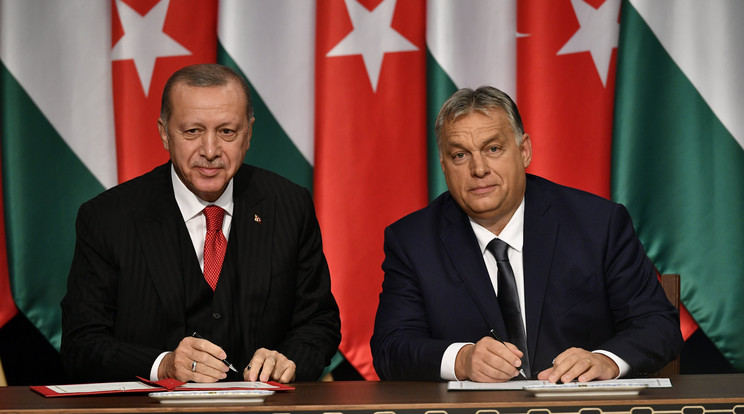 Orbán Viktor és Erdogan közös sajtótájékoztatót tartott / Fotó: MTI/Miniszterelnöki Sajtóiroda/Fischer Zoltán