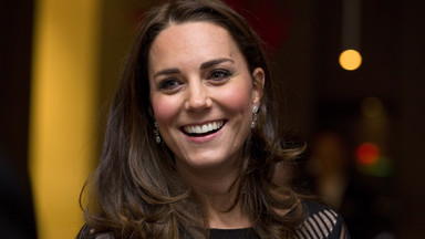 Kate Middleton - widać już ciążowy brzuszek