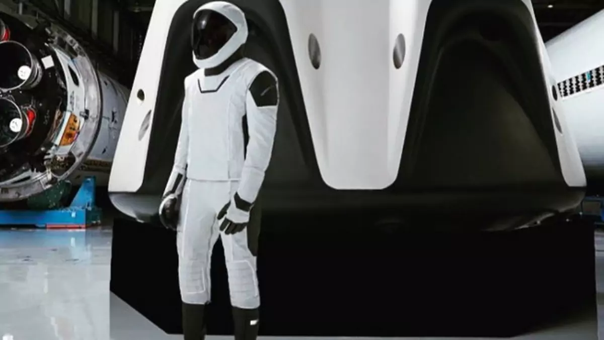 Elon Musk ujawnia kombinezon kosmiczny SpaceX dla astronautów przyszłości