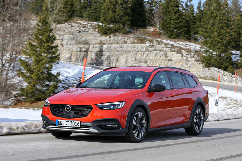 Opel Insignia Country Tourer - kombi na każdą pogodę i każdą drogę?