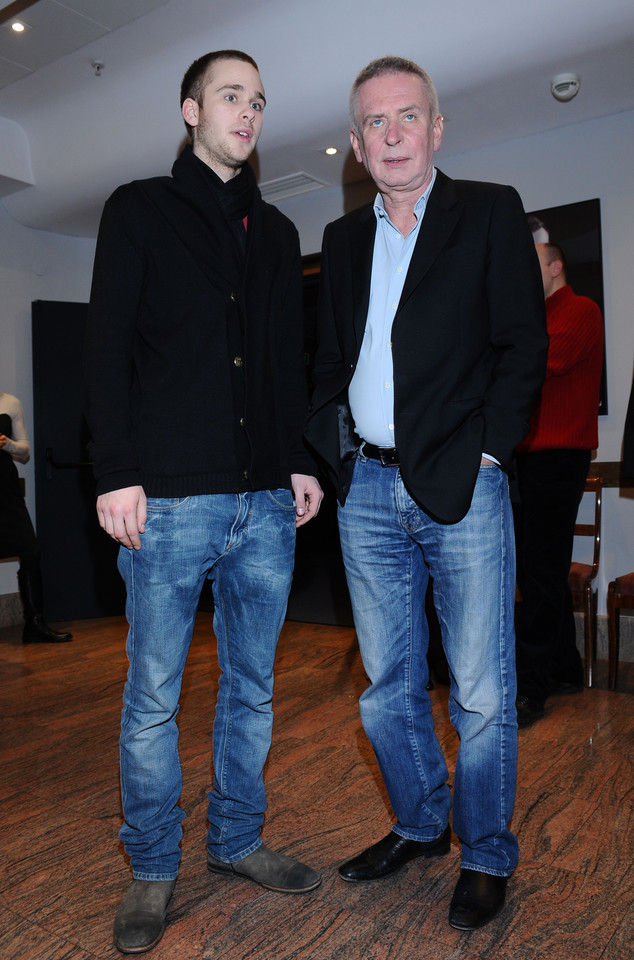 Krzysztof Materna z synem Michałem na premierze "Skazanych na Shawshank"