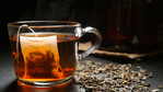 3. Torebka po herbacie pomoże domyć tłuste naczynia