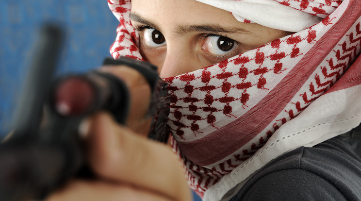 Még nem tudják, hogy csak terroristásat játszott a tini vagy komolyan gondolta (illusztráció) / Fotó: Shutterstock