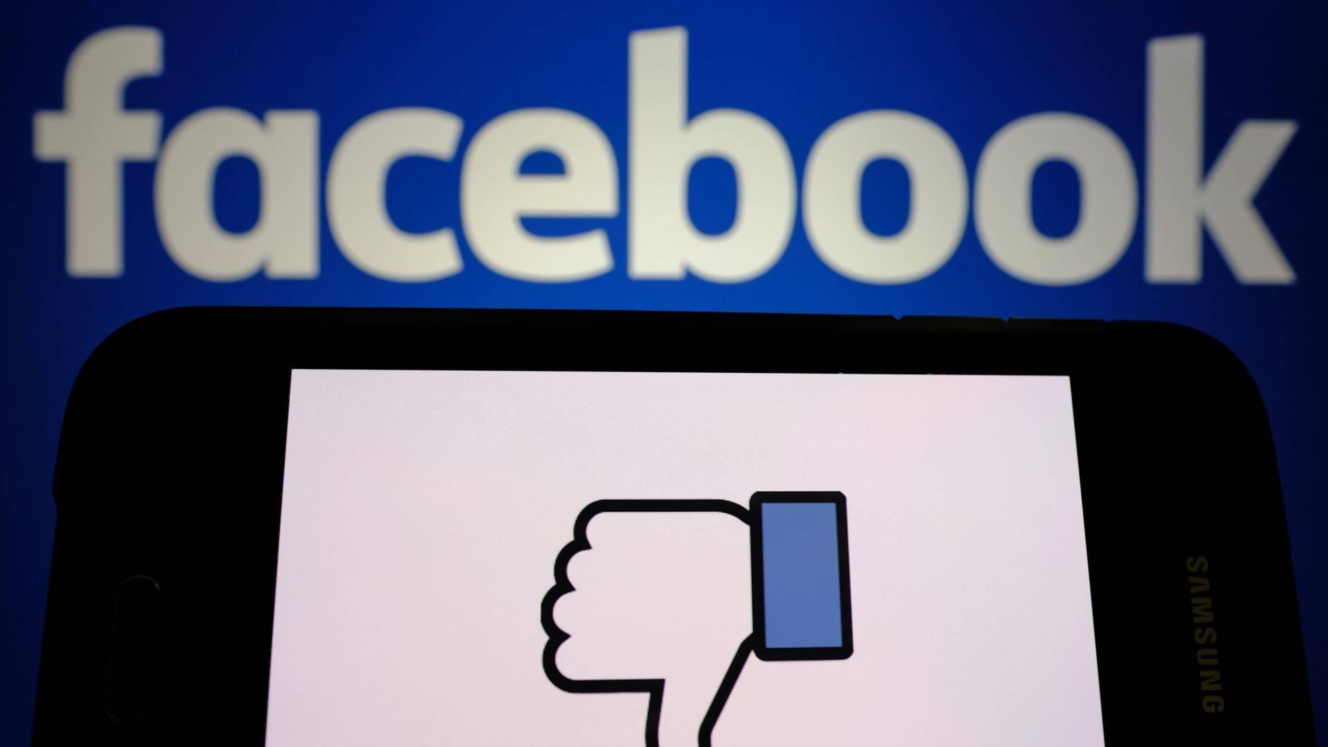 Facebook optužio korisnike za skandal sa curenjem podataka, pa uneo važne izmene