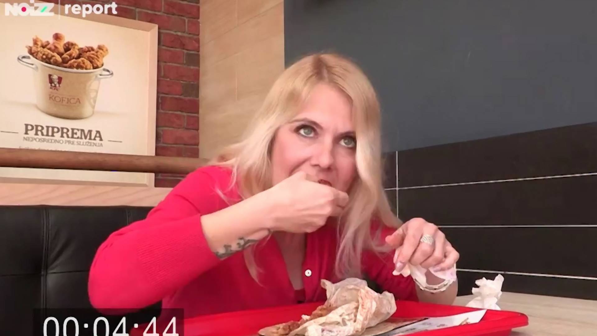 Koliko maloj ženi treba vremena da pojede KFC Double Down burger
