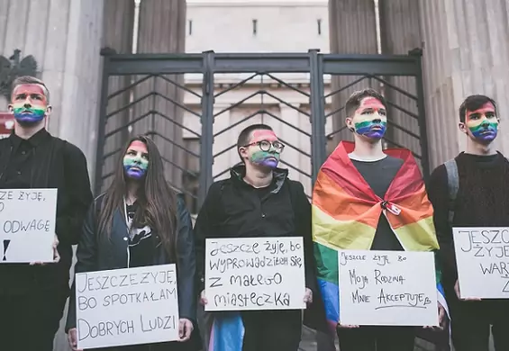 Mama geja: homoseksualność powinna być traktowana jak kolor oczu czy wzrost. Warszawa uczciła pamięć Kacpra
