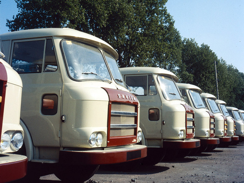 Historia Renault w fotografii (180 zdjęć z lat 1898 - 2008)