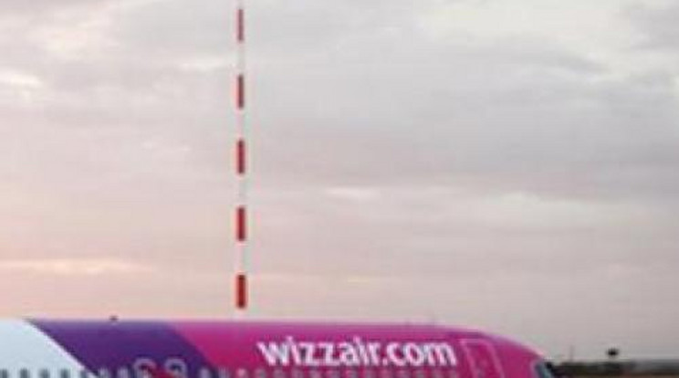 Megszakította útját a Debrecenbe tartó Wizz Air járat