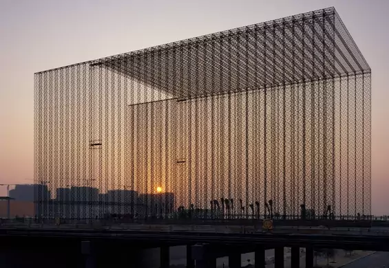 Gigantyczna brama na Expo 2020 w Dubaju już stoi. Otworzy ją jedna osoba