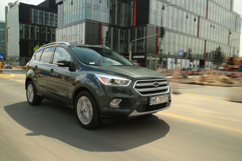 Ford Kuga 2.0 TDCi 4x4 - wciąż błyszczy zawieszeniem