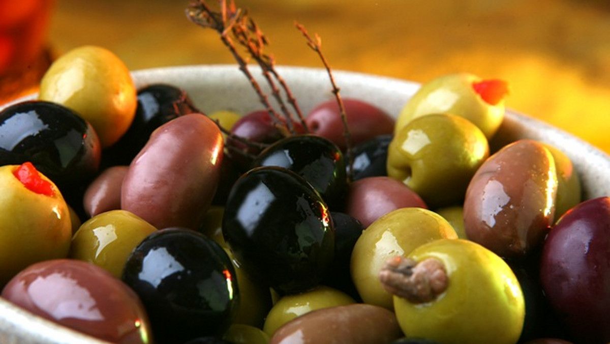 Jeżeli chcemy stosować zdrową i zrównoważoną dietę warto dodać hiszpańskie oliwki do codziennego menu.
