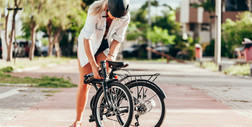 Składane rowery elektryczne – jeszcze większa mobilność. Pięć dobrych modeli do miasta i na wycieczkę