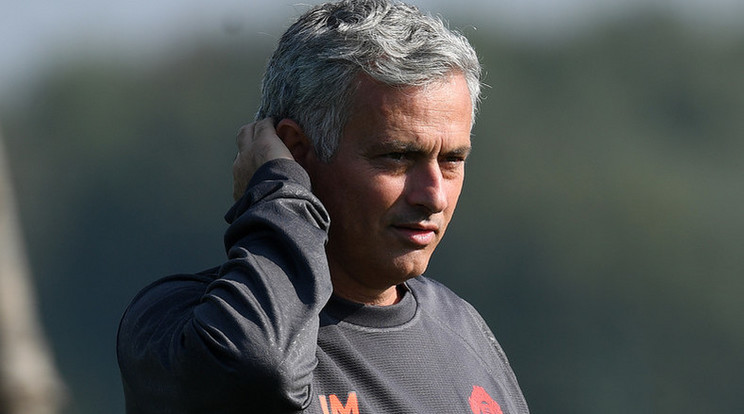 José Mourinho remek érzékkel reagált a váratlan helyzetre /Fotó: AFP