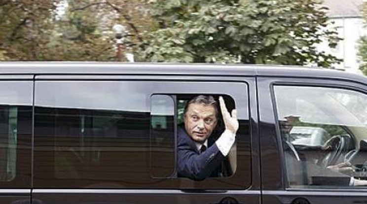 Politikusok autói: Orbán mikrobusszal, Bajnai Skodával jár