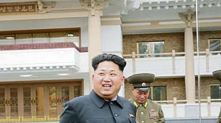 Kivégzőosztag elé állította bírálóját Kim Dzsongun
