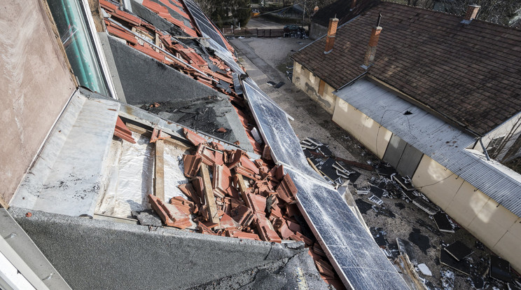 Komoly károkat okozott a vihar /Fotó: MTI - Mónus Márton