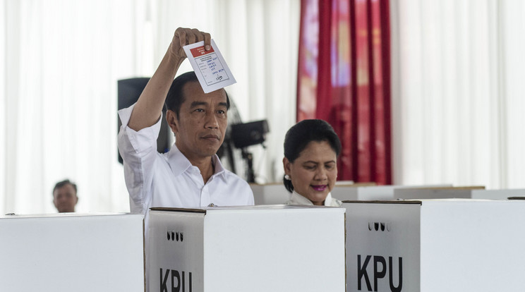 Pihenés nélkül számolták meg a szavazatokat Indonéziában, sokan belehaltak /Fotó: Northfoto