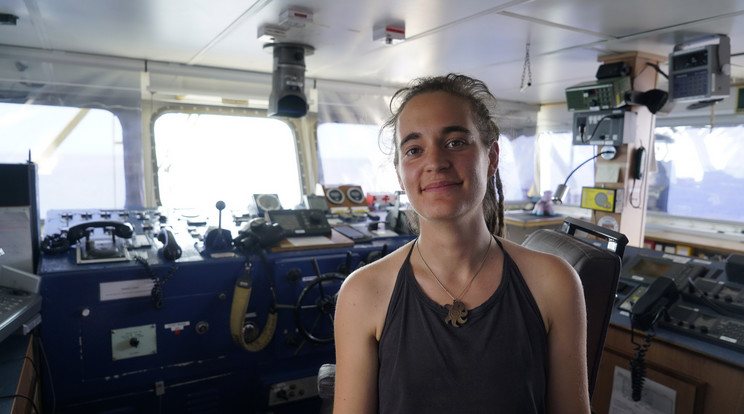 Carola Rackete menekültekkel hajója fedélzetén kötött ki az olasz partoknál. Őrizetbe vették / Fotó: profimedia-reddot