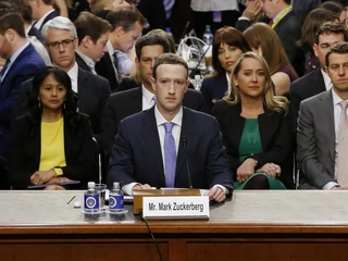 – W Rosji są ludzie, których pracą jest eksploatowanie naszych systemów – powiedział w amerykańskim Senacie Mark Zuckerberg