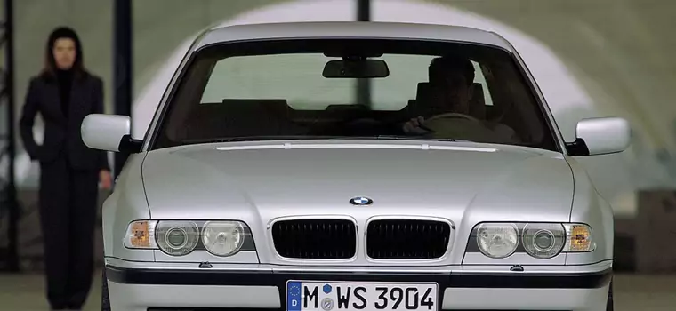 BMW E38, Mercedes W140 czy Lexus LS400 - które z tych aut jest najlepsze?