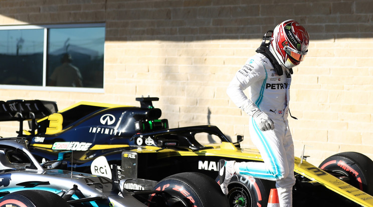 Lewis Hamilton a lapzártánk után véget ért Amerikai Nagydíjnak még ötszörös világbajnokként vágott neki.../ Fotó: Profimedia