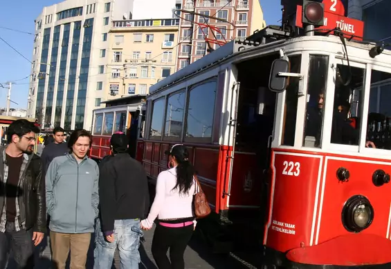 Puste butelki za bilet do metra. W Stambule recykling zwyczajnie się opłaca