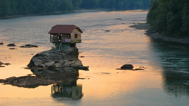 Serbia - domek na Drinie, niezwykły domek na środku rzeki