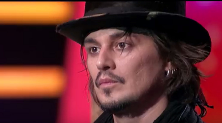 Nemcsak Johnny Depp hasonmása a férfi, hanem még tehetséges is