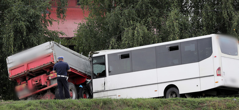 Wypadek busa koło Nowego Sącza