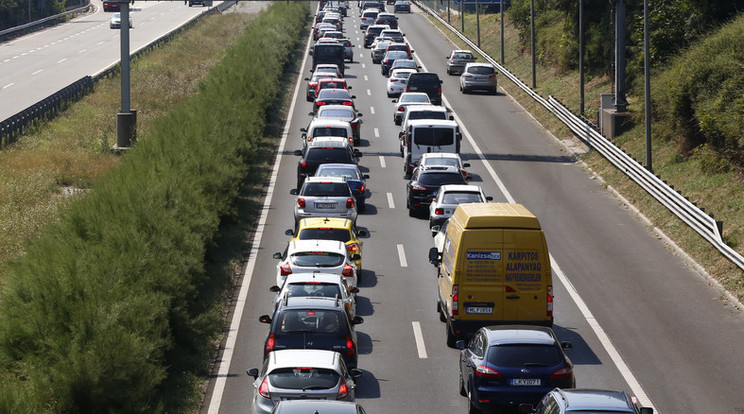 Hetes baleset lassította a forgalmat / Fotó: Fuszek Gábor