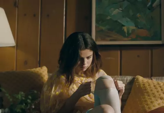 Selena Gomez w nowym teledysku jak Lana Del Rey. To najodważniejszy klip w jej karierze?