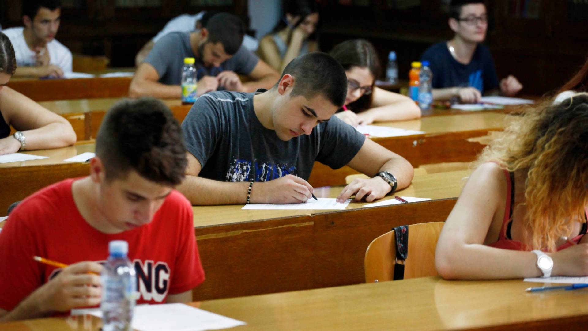 BG student na kolokvijum poneo ikonostas