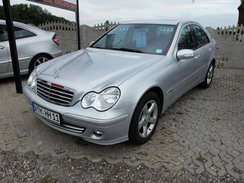 Auto z ogłoszenia - Mercedes C180 polecany przez kobietę