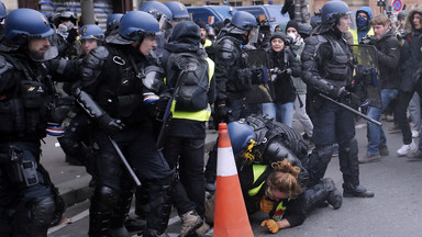 "Żółte kamizelki" wracają na ulice Francji. "Chcemy większej demokracji!"