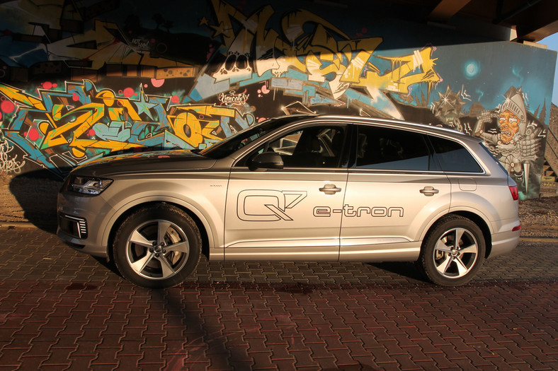 Audi Q7 e-tron quattro 3.0 TDI S tronic