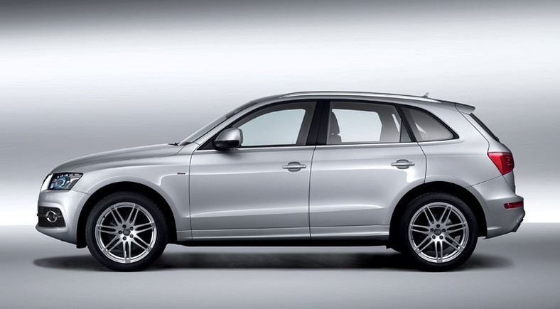 Audi Q5 S-line: nowy SUV w sportowym dresie