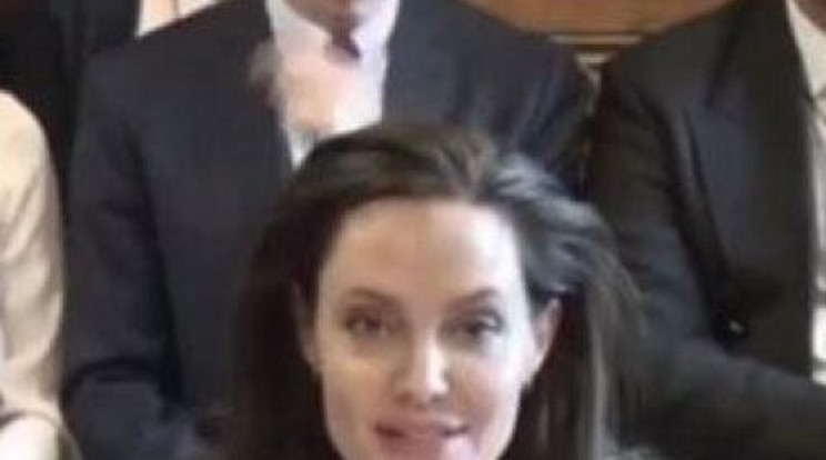 A Parlamentben emelt szót az ISIS ellen Angelina Jolie