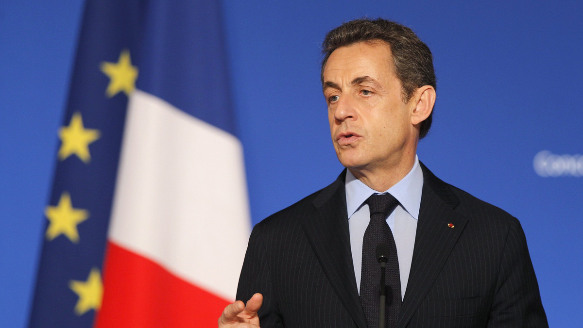 "Wraz z odejściem Vaclava Havla Republika Czeska traci swojego wielkiego patriotę, Francja - przyjaciela, a Europa - jednego z ze swoich mędrców" - napisał francuski prezydent Nicolas Sarkozy w liście prezydenta Czech Vaclava Klausa.