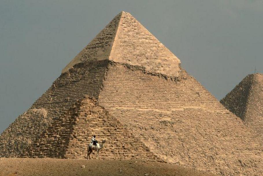 piramida_piramidy_Egipt
