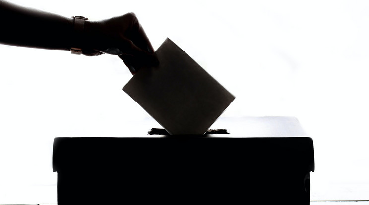 Romániában a szavazás napjára felfüggesztették a kijárási korlátozást. /Fotó: Pexels