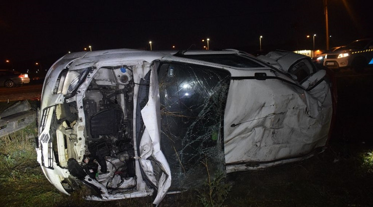 Az egyik utas nem élte túl a balesetet Nyergersújfalun / Fotó: police.hu