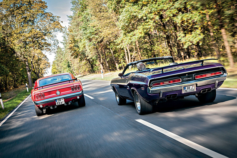 Ford Mustang Mach 1 kontra Dodge Challenger R/T Convertible