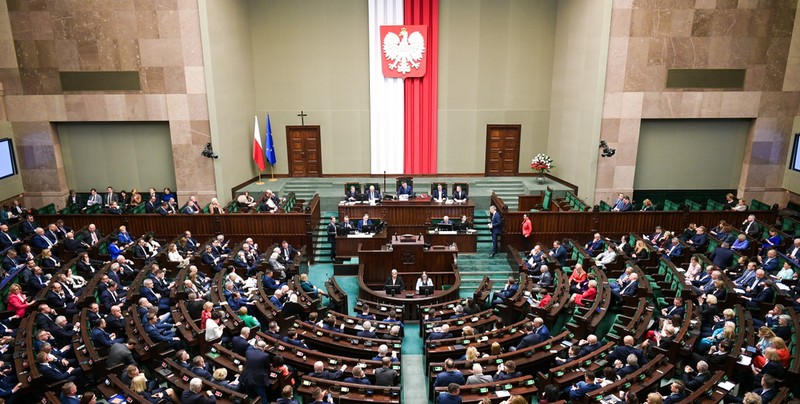 Emocje już na początku obrad Sejmu. "Dno chamstwa i prymitywizmu" [RELACJA NA ŻYWO]