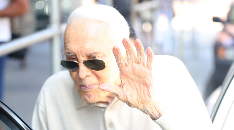 Így néz ki 99 évesen a Spartacus sztárja /Fotó:Northfoto
