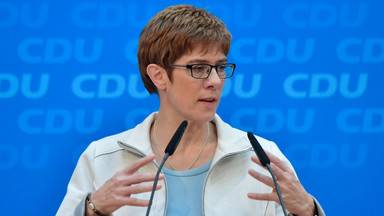 Annegret Kramp-Karrenbauer: Rosja próbuje destabilizować UE